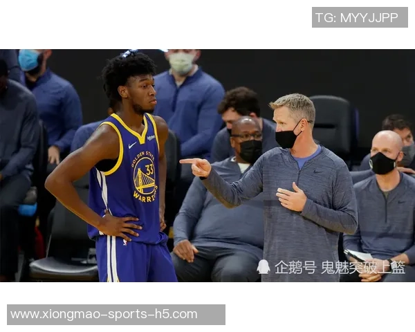 库里谈无球掩护的重要性以提升科尔进攻体系的效率与团队配合